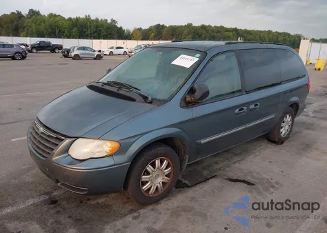 2005 Chrysler Town & Country Touring from USA, damaged, VIN 2C4GP54L95R165344